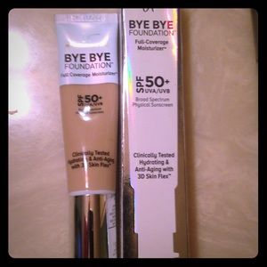 IT Cosmetics Bye Bye Foundation in Light